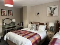 Camera Tripla Deluxe 