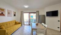 Centrale! Comodo appartamento a Palau con parking! - B&B Palau