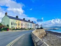 Hot Tub Getaway Snowdon Views Peaceful Stay - B&B Llanfairpwllgwyngyllgogerychwyrndrobwllllantysiliogogogoch