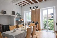 Superbe maison de ville 4 étoiles rénovée 4 chambres extérieur tout à pied - B&B Monein