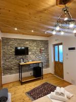 Camera Matrimoniale con Vista Giardino