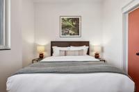 Contemporary Home Hot Tub and Rooftop Deck - B&B New Orleans