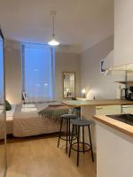 Top-Floor Studio - Workstation & Long-Stay Ready - B&B Helsinki