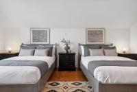 Designer 6-bedroom pool 1 block to parade route - B&B New Orleans