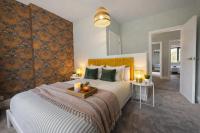 Stunning! 4-Bedroom Home! Great BEACH Location! - B&B Bournemouth