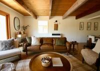 Cozy Renovated Cabin with Hot tub and EV & Amenities - B&B Arrowbear Lake