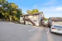 Lakefront Bungalow Near Margaritaville - B&B Osage Beach