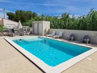 Les Hauts de Varage - Studio L'Orélia - Bed and Breakfast Saint-Mitre-les-Remparts