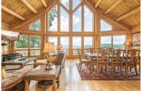 Lakeshine Chalet: Stunning View Hot Tub Fire Pit - Chambres d'hôtes McHenry