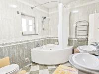 Queen Room with Shared Bathroom