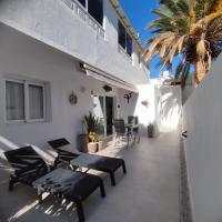 Puerto del Carmen, terrace, beach 100 m away - B&B Tías