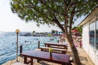 Rooms with a parking space Sveti Petar, Biograd - 25221 - B&B Sveti Filip i Jakov
