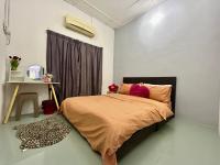 Heritage Cozy Entire 3 Bedroom House At Kijang Alma Bukit Mertajam - Chambres d'hôtes Bukit Mertajam