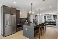 Elegant Townhome Rooftop Hot Tub & Fireplace - Chambres d'hôtes Nashville