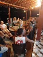 Three Ken Homestay & Cafe - B&B Manado