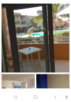 Studio mit Poolblick