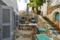 Hydra studio with patio 250 meters up from port - B&B Ýdra