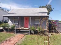 Lavender Cottage - Cute & Cosy Miner's Cottage - B&B Ballarat