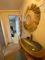 Appartement Hugo dans le quartier de terre sainte - Bed and Breakfast Saint-Pierre