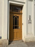 Großzügige zentrale Altbauwohnung - Chambres d'hôtes Neustrelitz