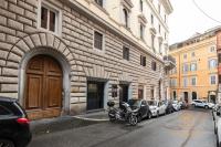 Historic Center Loft - 5min to Colosseum, 300mt to Metro, Pvt Balcony, A-C - B&B Roma