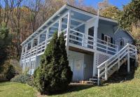 Maggie Valley Cabin - Hot Tub - Spectacular Views - Sleeps 7 - Bed and Breakfast Maggie Valley