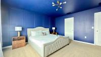 Modern 5BR Getaway w Heated Pool & Game Room - B&B Orlando