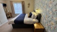 Double or Twin Room with Private Bathroom