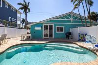 Turtle Tracks - 1 Block to Beach! Pool by Anna Maria Life Vacation Rentals - B&B Holmes Beach