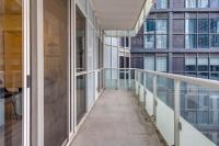 Stylish 1BR Retreat, Sleeps 4 - Downtown Core - B&B Toronto