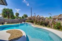 Jump Into Fall at This Cozy Gem w/ Private Pool! - Chambres d'hôtes Palm Bay