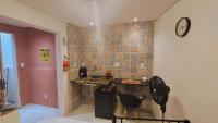 Alvacini Studio 2 Completo com WiFi Lavanderia e Conveniencia BH Floresta - B&B Belo Horizonte