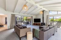 Spa & Play at Rainbow Point - B&B Taupo