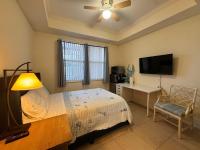 Cozy Studio by Bonita Beach with Desk & Bikes - B&B Bonita Springs