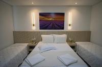 Camera Tripla Deluxe 