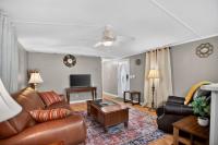 Peaceful Pines - 2BR Getaway Near Blue Ridge home - B&B Burnsville