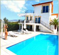 Golden Sunset Villa - Chambres d'hôtes Akanthoú