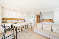 Center Bay Luxueux appartement avec vue mer 6 eme etage - Chambres d'hôtes Juan-les-Pins