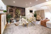Entire studio comfortable stylish apartment in the heart of Frome near Longleat Bath BOA for 2plus - Chambres d'hôtes Frome