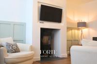 New Two Bed Home - 5 Minute Drive To Stoke Hospital - Chambres d'hôtes Newcastle under Lyme