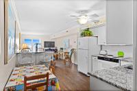 Oceanfront 2BR • Balcony Views Oceanside Pool • Dog Friendly • A Summer Place B8 - Chambres d’hôtes Myrtle Beach