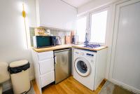 Stylish 1BR Apartment Near Heathrow With FREE PARKING! - B&B Staines