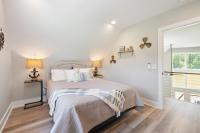 River Lofts - Onyx & Catawba Cottages - B&B Hickory