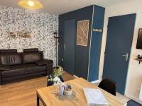 Les meublés de Louis-Marie, 2 appartements indépendants pour 4 personnes, 8 personnes au total, proche du Puy du Fou - B&B Saint-Amand-sur-Sèvre