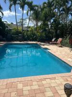 Guest suite- Pool view- Maria of Spain - B&B Wellington