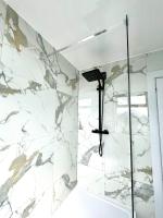 #141 Coastal Apartment Bournemouth Beach - Sleeps 10 - Perfect for Contractors and Families - Chambres d'hôtes Bournemouth