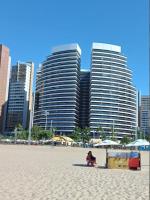 Condomínio na Beira Mar com piscinas incríveis e garagem - B&B Fortaleza