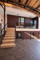 Skyroof Villa Uman - Bed and Breakfast Oeman