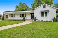 Oak Vegas Walk to Oaklawn, 3 King Beds, Pets - B&B Hot Springs