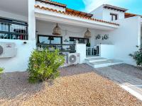 237 Seafront Apartment with Beach Access in Baja Sardinia - by Coral Property - Ferienwohnung Baia Sardinia